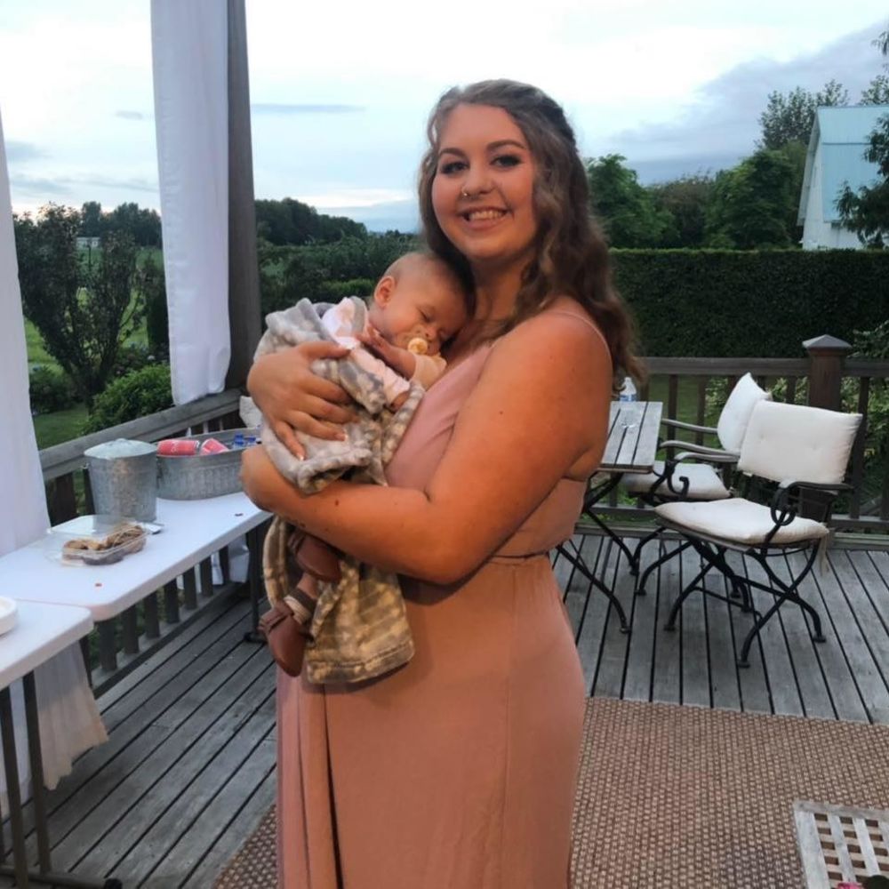 Meet your Posher, Olivia